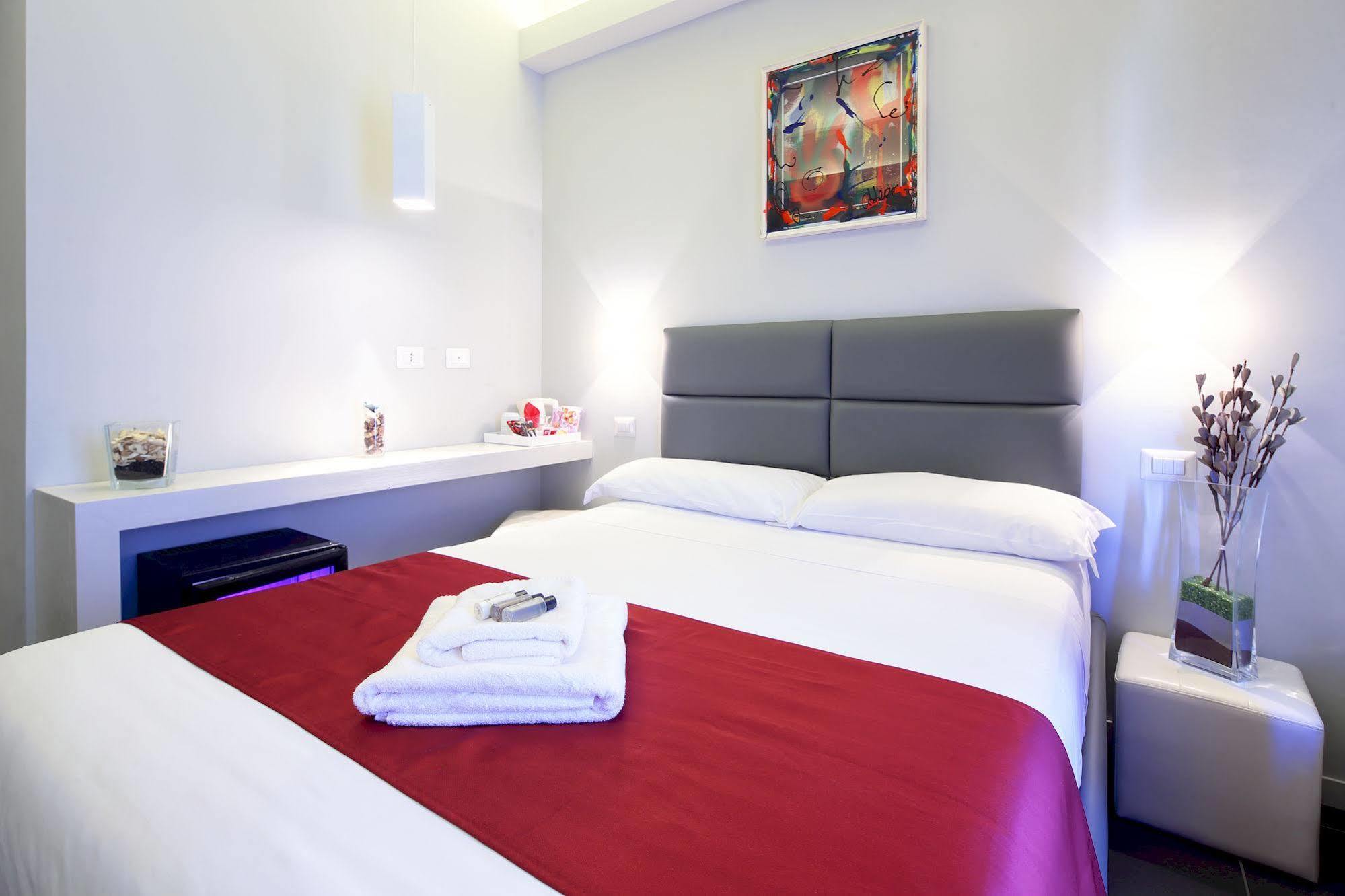 Nearhome Smart Suites Guest House Roma Exterior foto